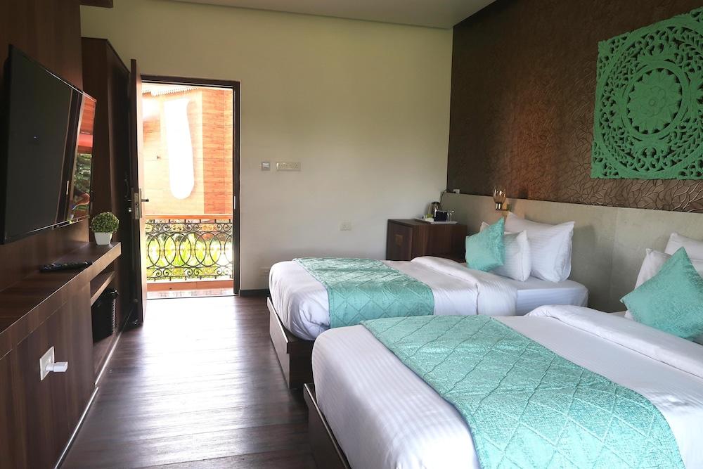 Bollywood Sea Queen Beach Resort Betalbatim Extérieur photo