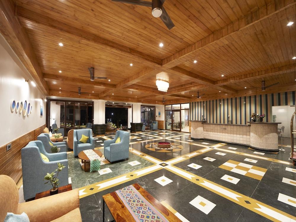 Bollywood Sea Queen Beach Resort Betalbatim Extérieur photo