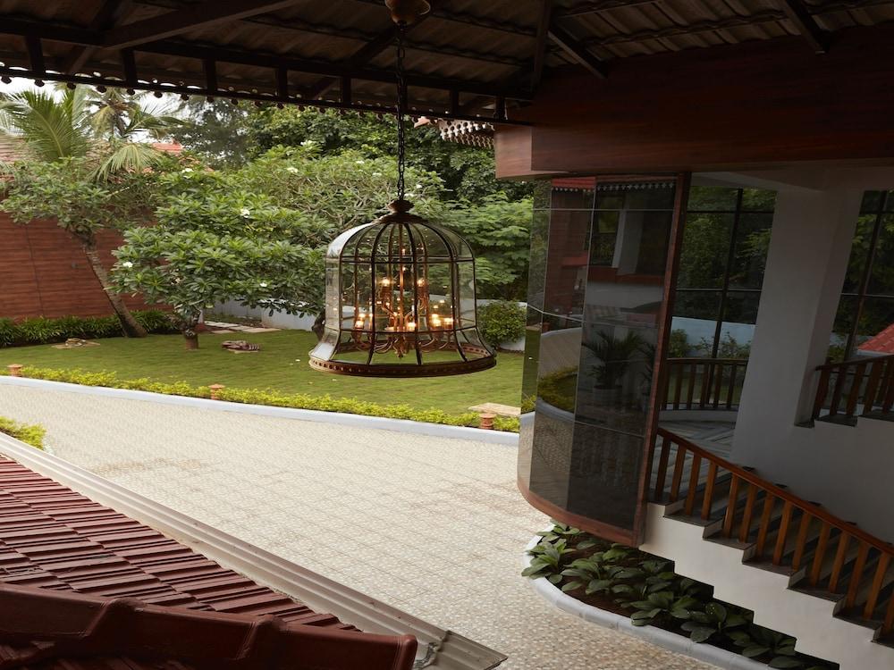 Bollywood Sea Queen Beach Resort Betalbatim Extérieur photo