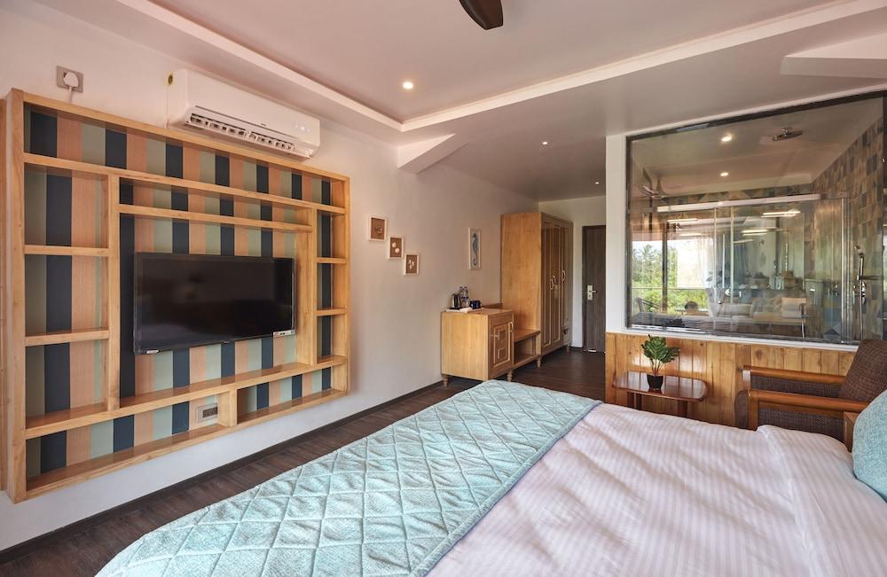 Bollywood Sea Queen Beach Resort Betalbatim Extérieur photo