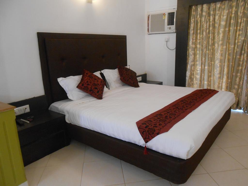 Bollywood Sea Queen Beach Resort Betalbatim Chambre photo