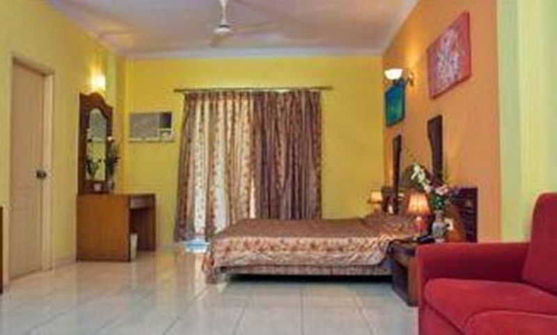 Bollywood Sea Queen Beach Resort Betalbatim Extérieur photo