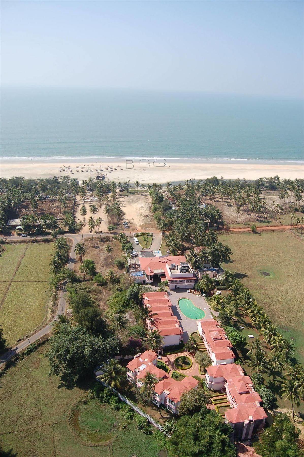 Bollywood Sea Queen Beach Resort Betalbatim Extérieur photo